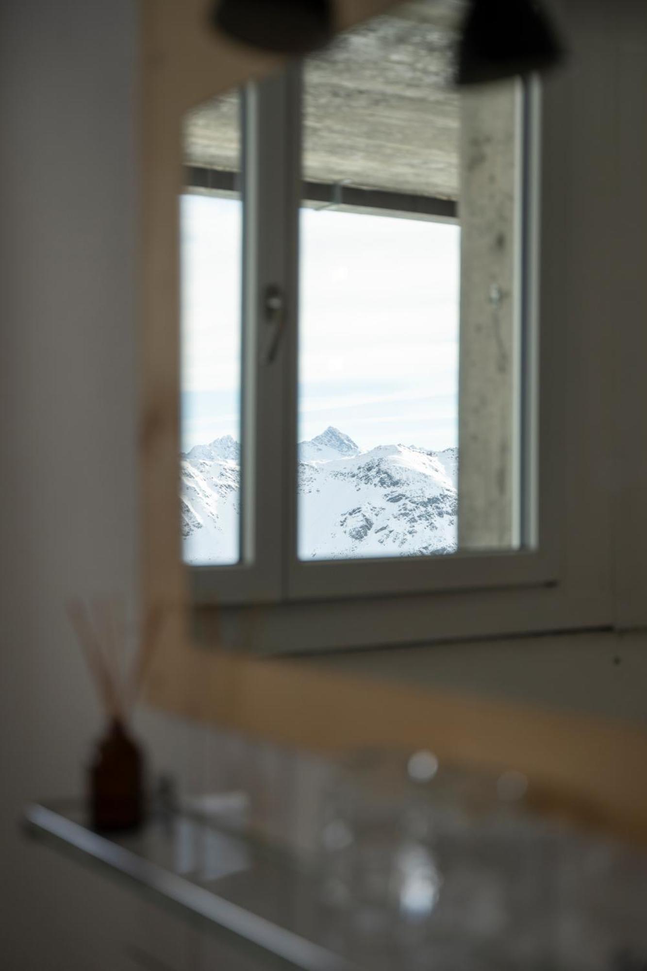 Berghotel Pischa Mountain Lodge دافوس المظهر الخارجي الصورة