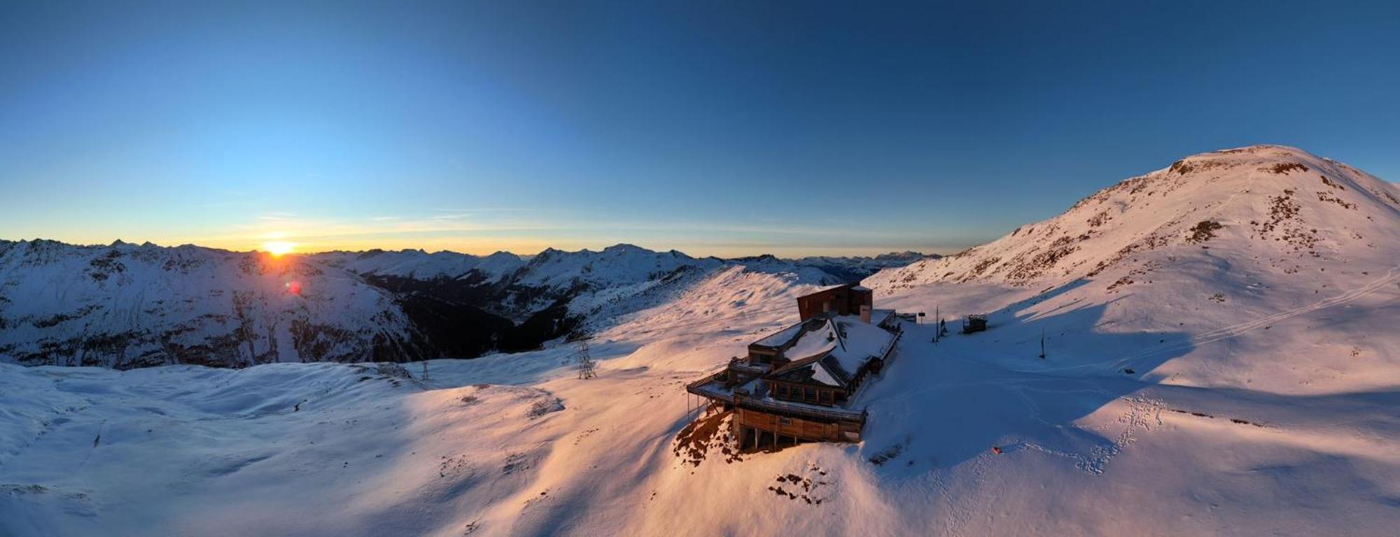 Berghotel Pischa Mountain Lodge دافوس المظهر الخارجي الصورة